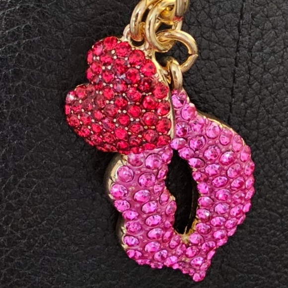 SPARKLING Pink Lips & Red Heart Bag Charm Or Keychain Brand New In Gift Box - Picture 2 of 9